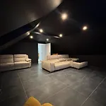 Avec Piscine Interieure Jacuzzi Et Cinema * Oisseau