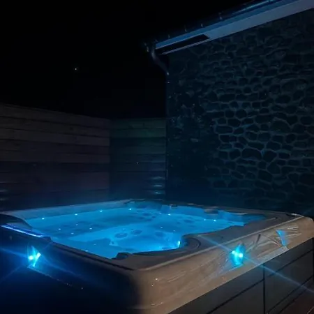 Avec Piscine Interieure Jacuzzi Et Cinema 度假居 *