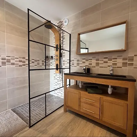 Avec Piscine Interieure Jacuzzi Et Cinema