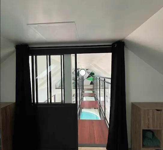 Avec Piscine Intérieure Jacuzzi Et Cinéma Casa vacanze Oisseau