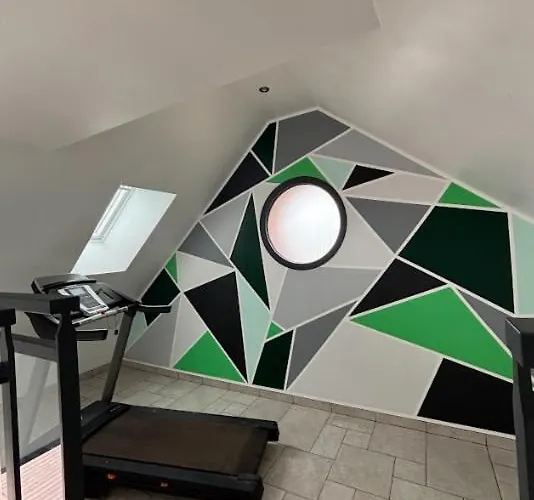 Avec Piscine Intérieure Jacuzzi Et Cinéma